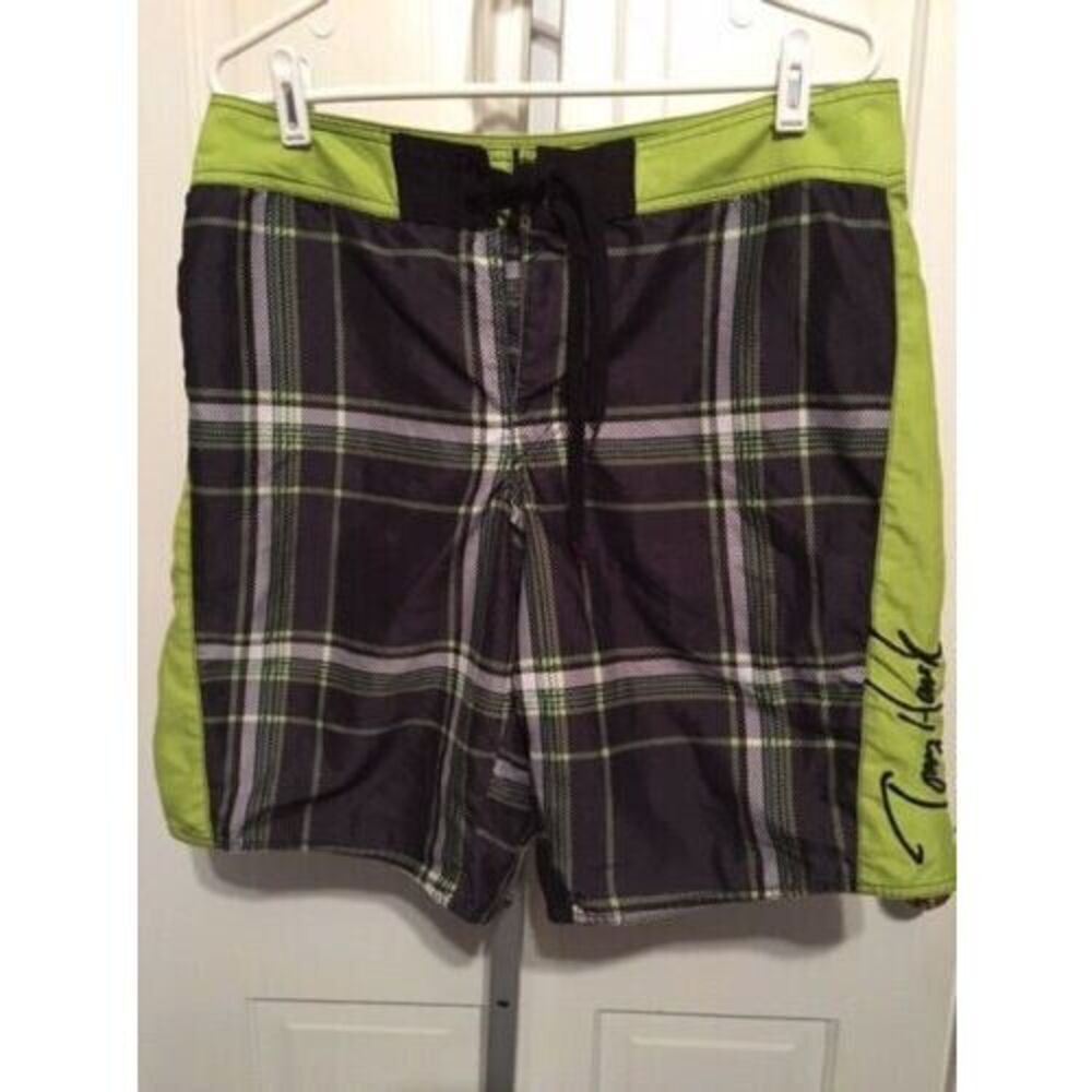 TONY HAWK SIZE 34 BOARD SHORTS